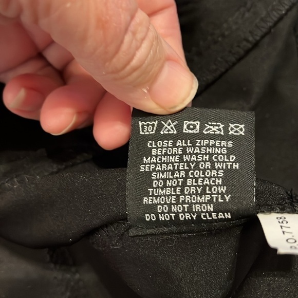 New balance-3X-black-full zip, hooded jacket with two front pockets - Picture 9 of 14